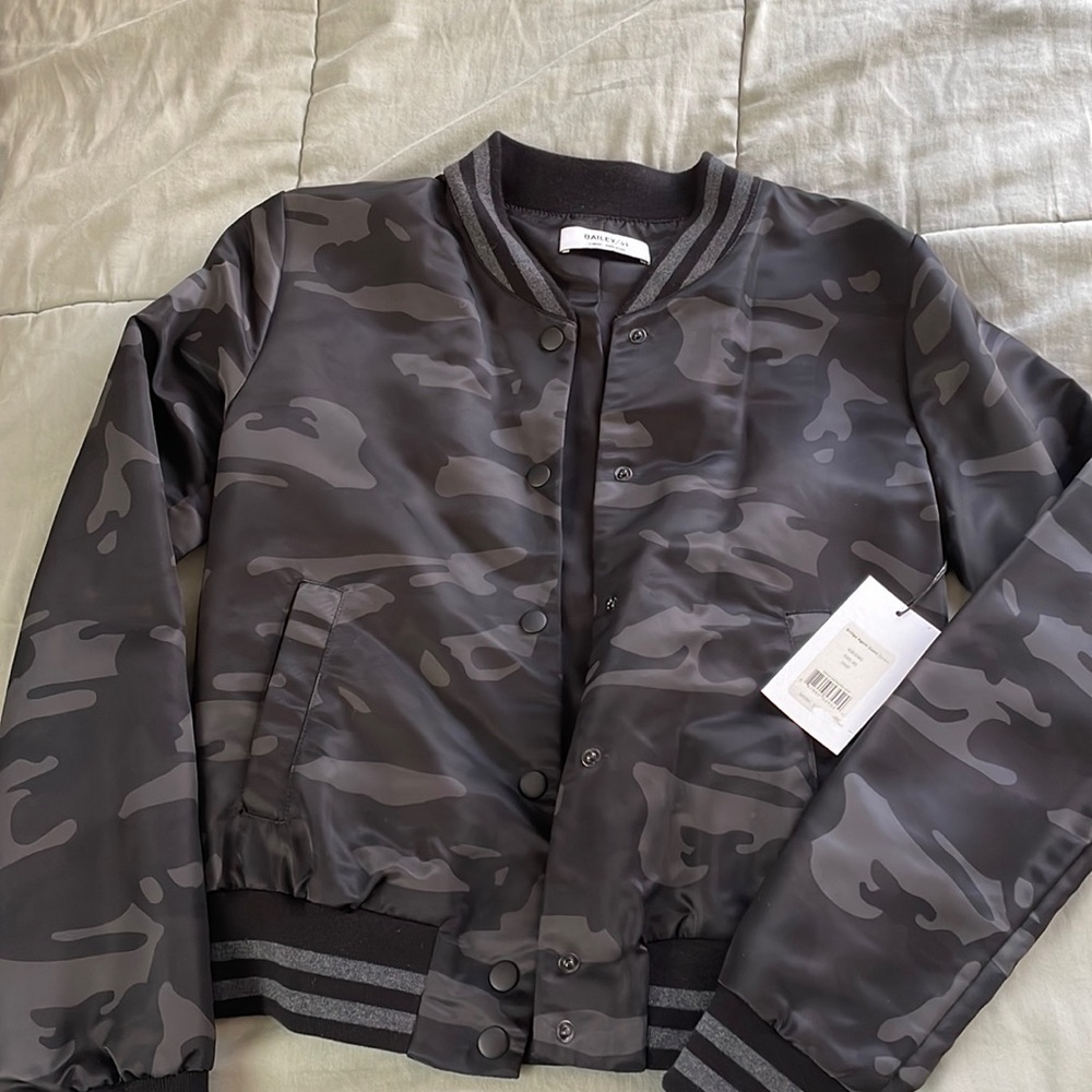 Women’s Bailey 44 black camo jacket